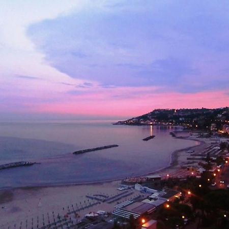 Arma Di Taggia Apartment Kültér fotó
